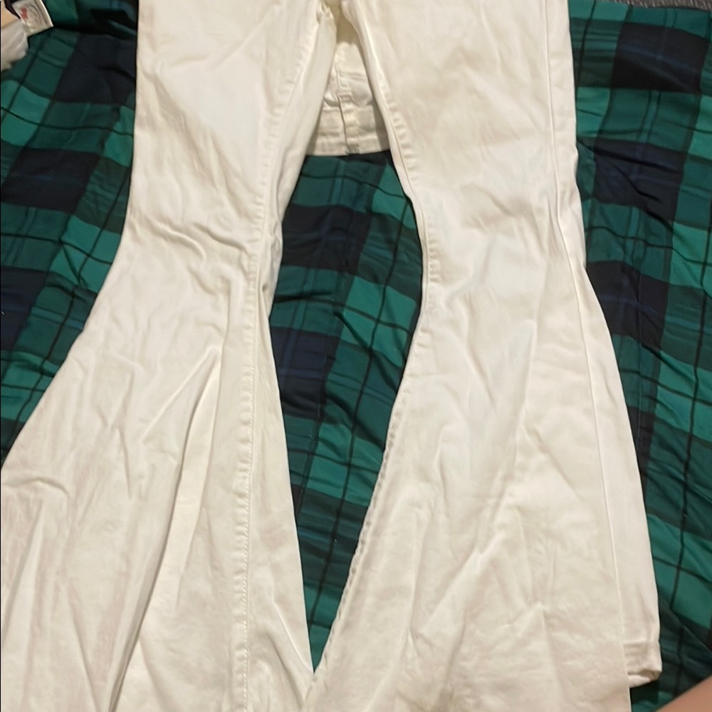 Chic White Flared Women's Pants